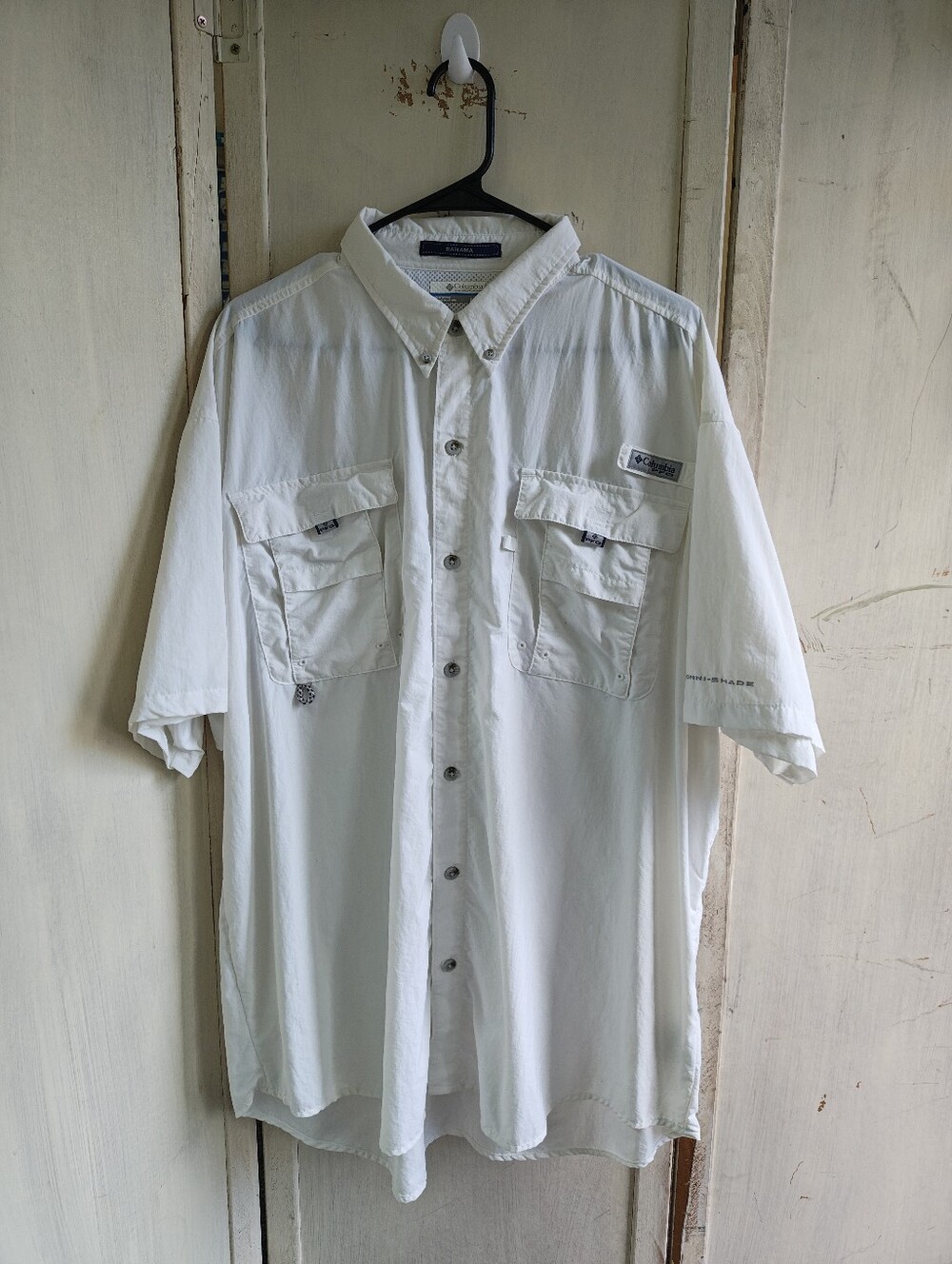Columbia Men’s White Short-Sleeve Button-Down Fishing Shirt